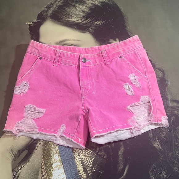 ⚫️Pink Hot Denim Shorts. Size - 30 - Picture 4 of 10